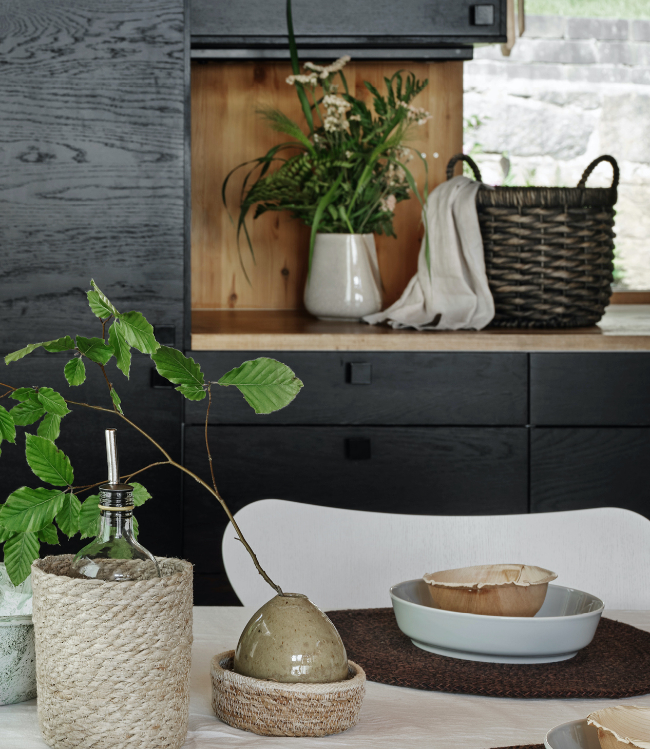 Brun rund korg Lily i vattenhyacint S/2