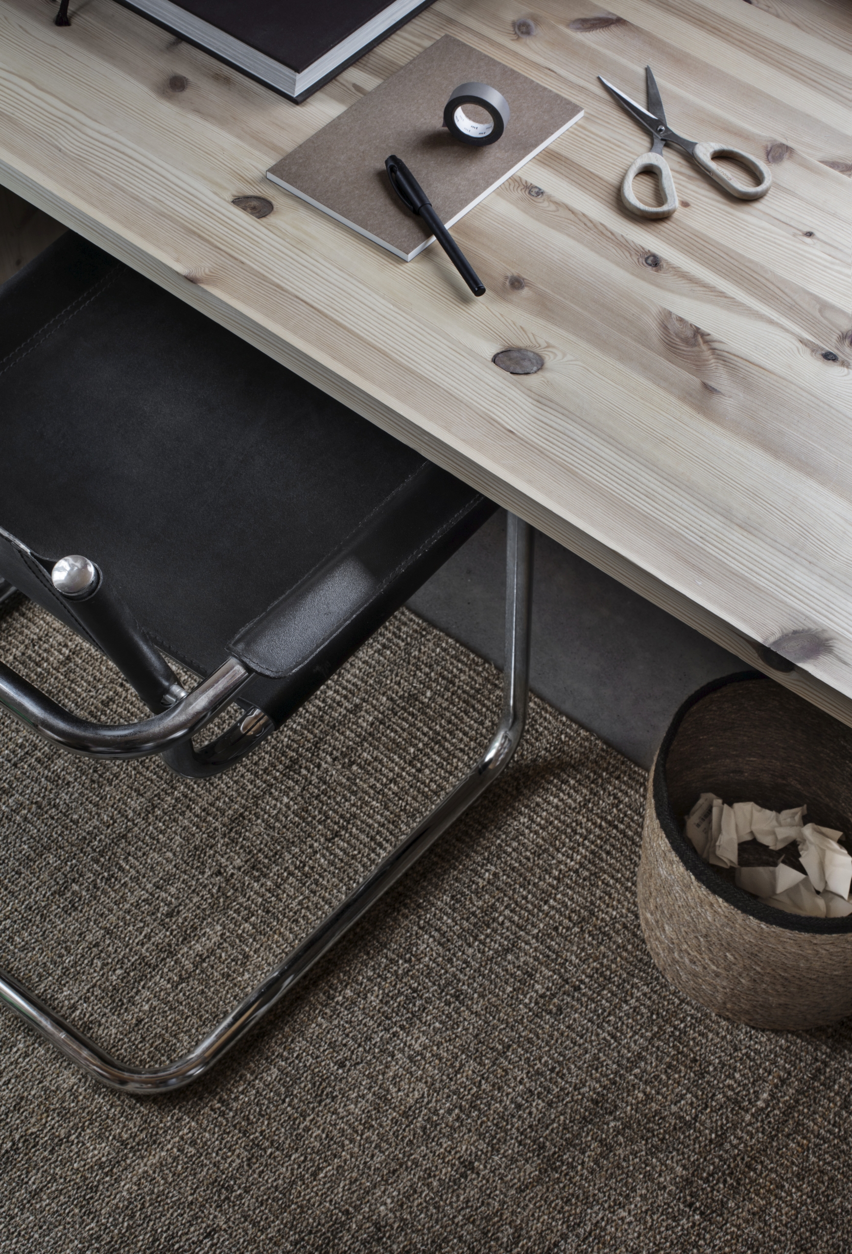 Cylinder large Emil black S/3